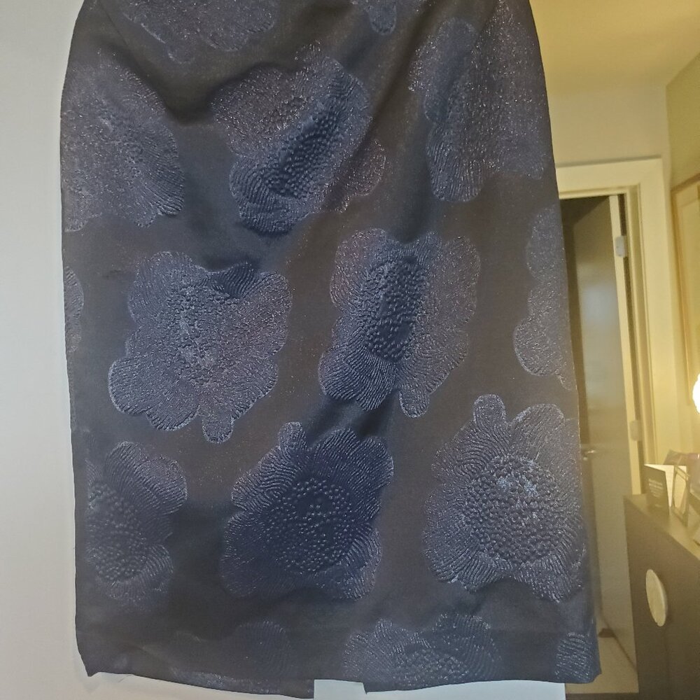 Midi pencil skirt